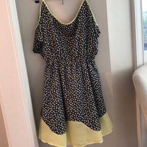 Blue and yellow peak shoulder dress